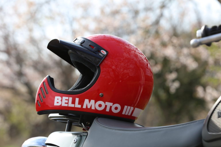 【レビュー】BELLヘルメット MOTO3を購入！見た目はビンテージオフロードな雰囲気だが、中身は最先端の超親切設計フルフェイスだ